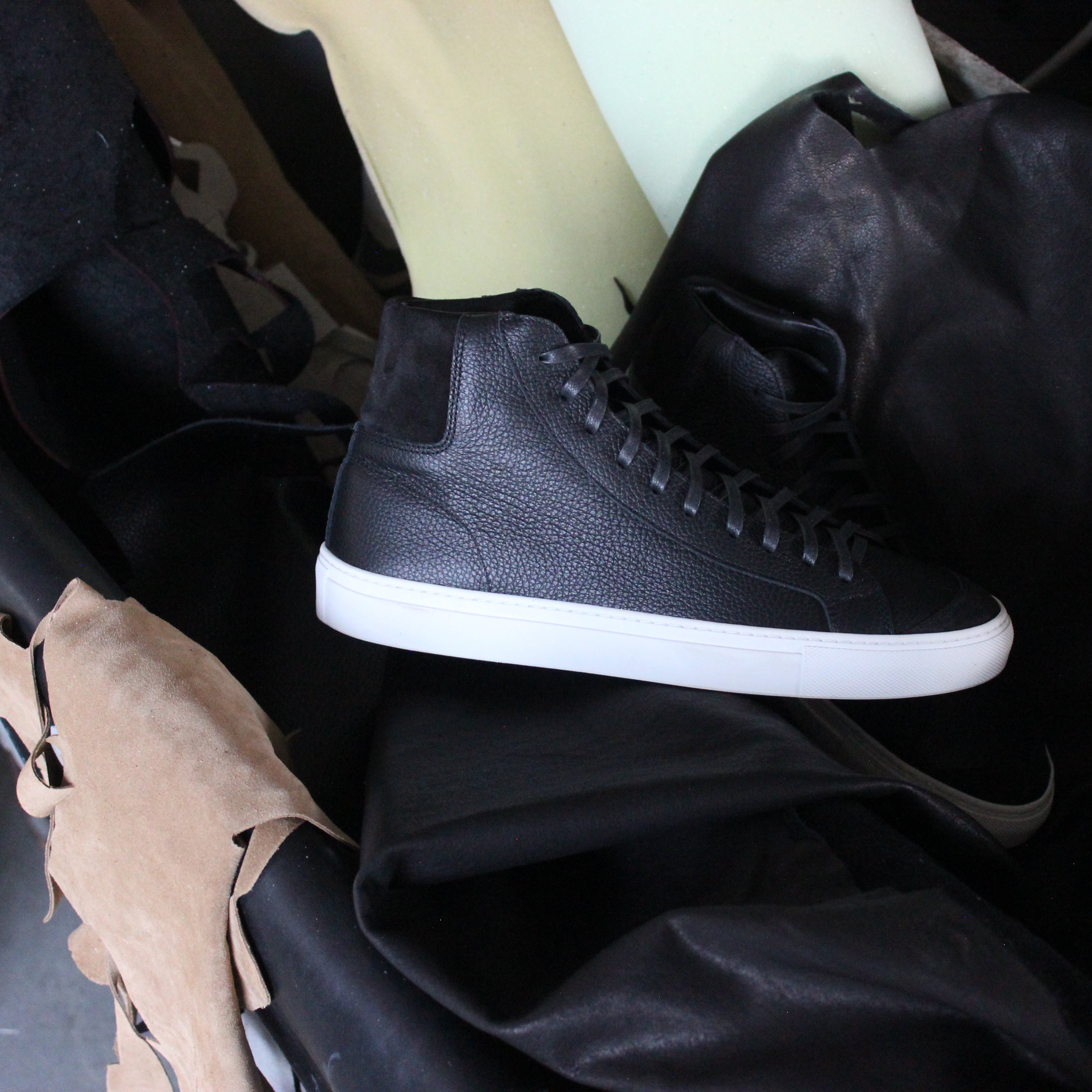 Pre-order Men’s James Court Hi | Black + White
