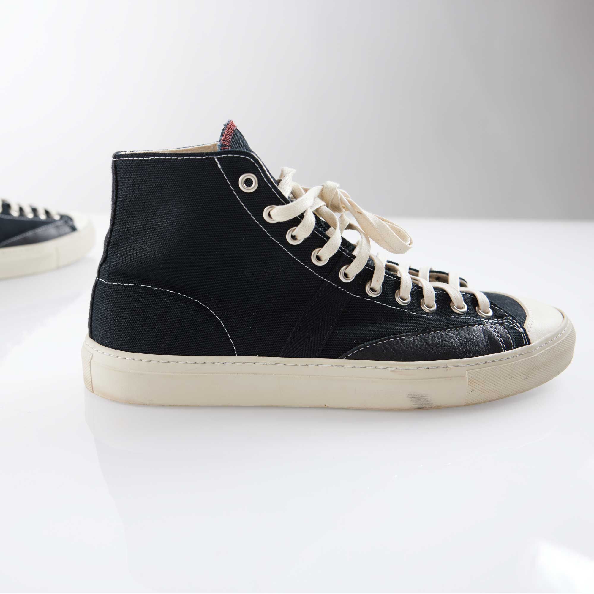Men's Canvas Hi | Black and White