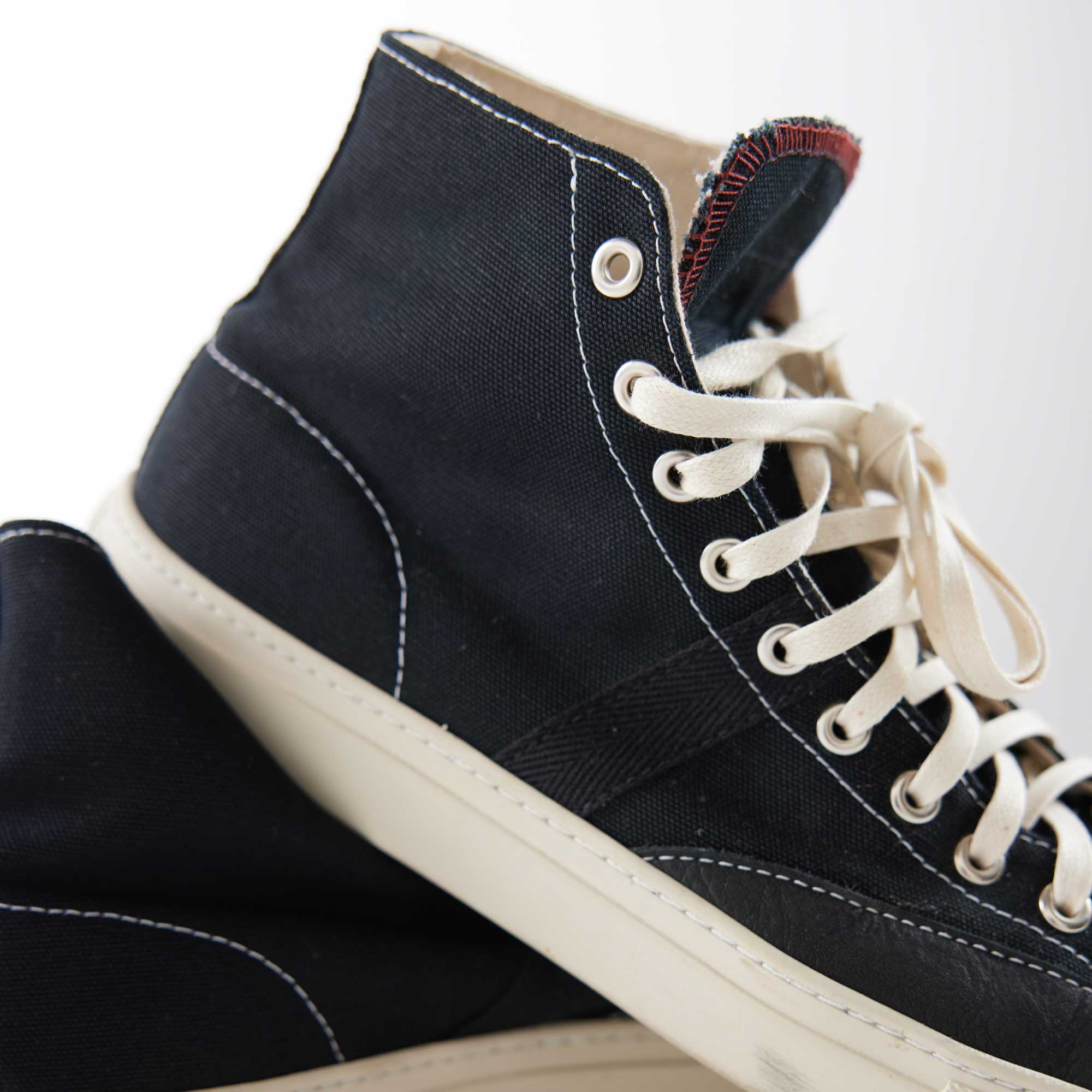 Men's Canvas Hi | Black and White