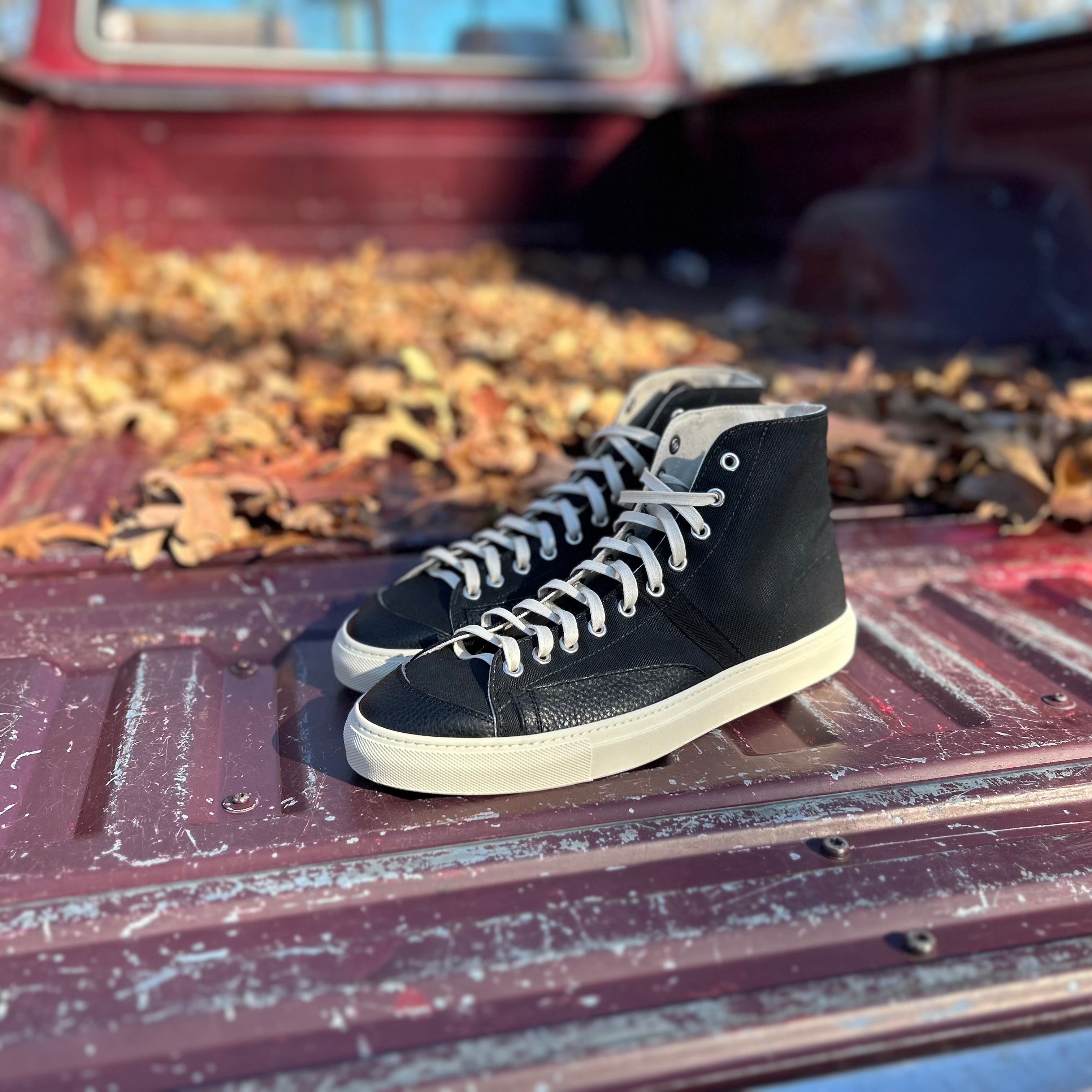 Women's Canvas Hi | Black and Natural