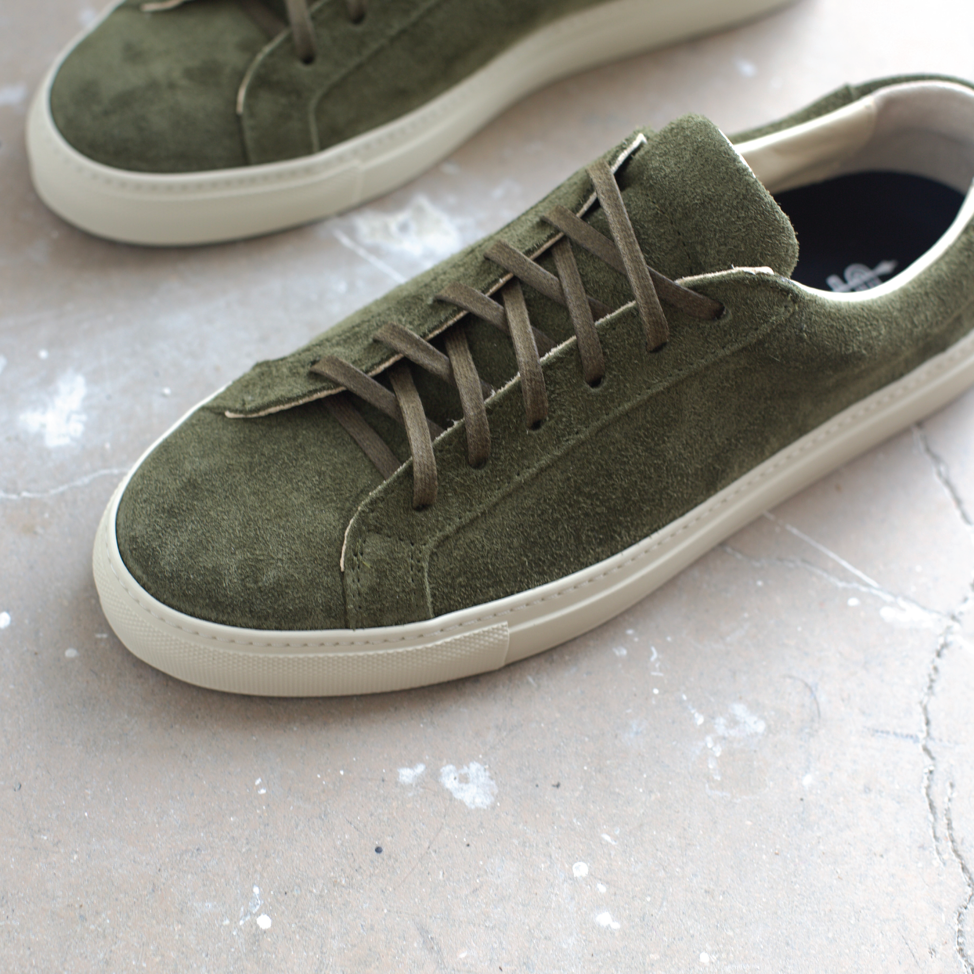 Pre-Order Women's James Court Lo | Olive Suede