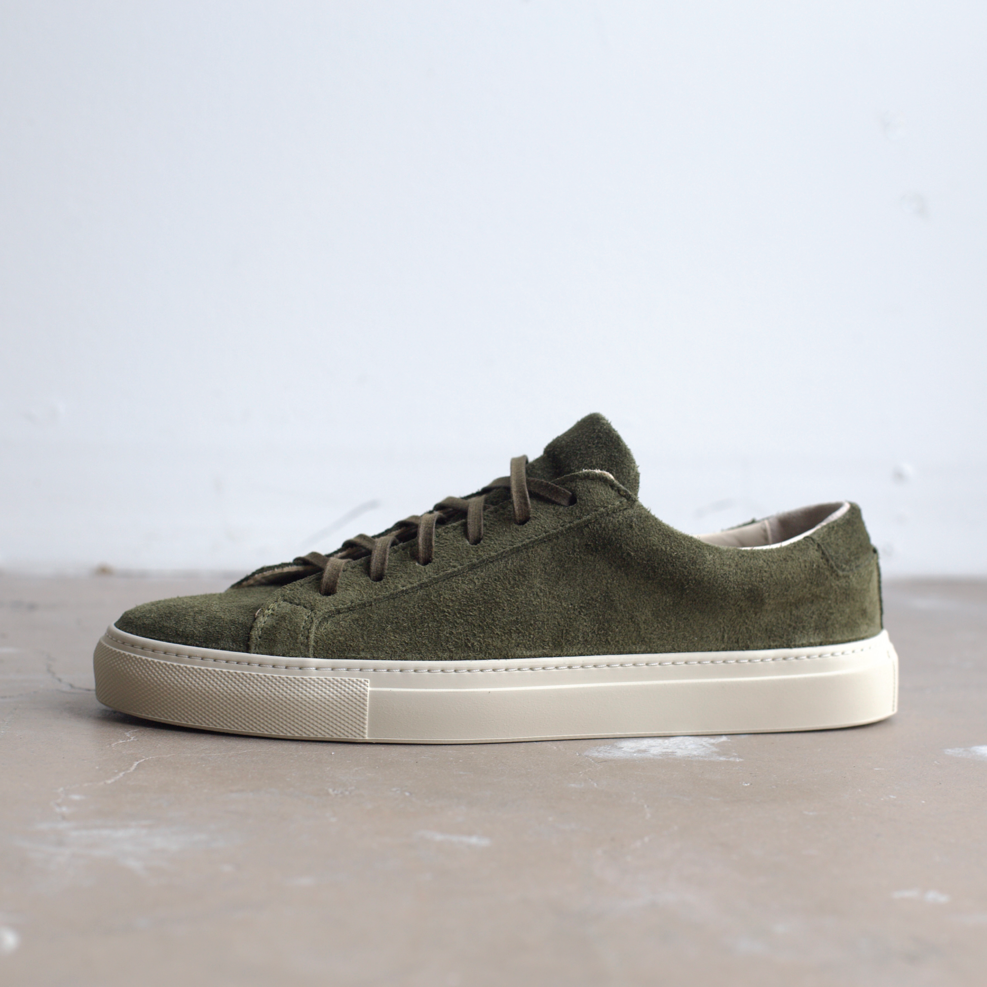 Pre-Order Women's James Court Lo | Olive Suede