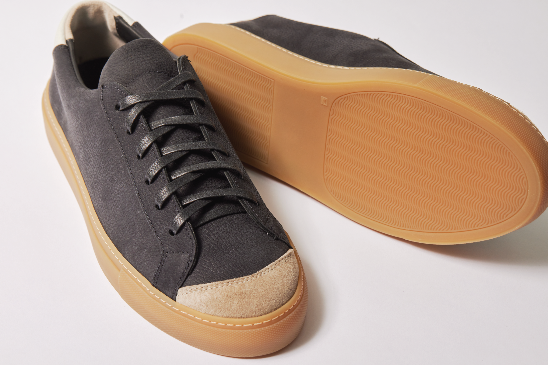 Pre-Order Men's James Court Sneaker | Lo | Black/Ivory/Gum